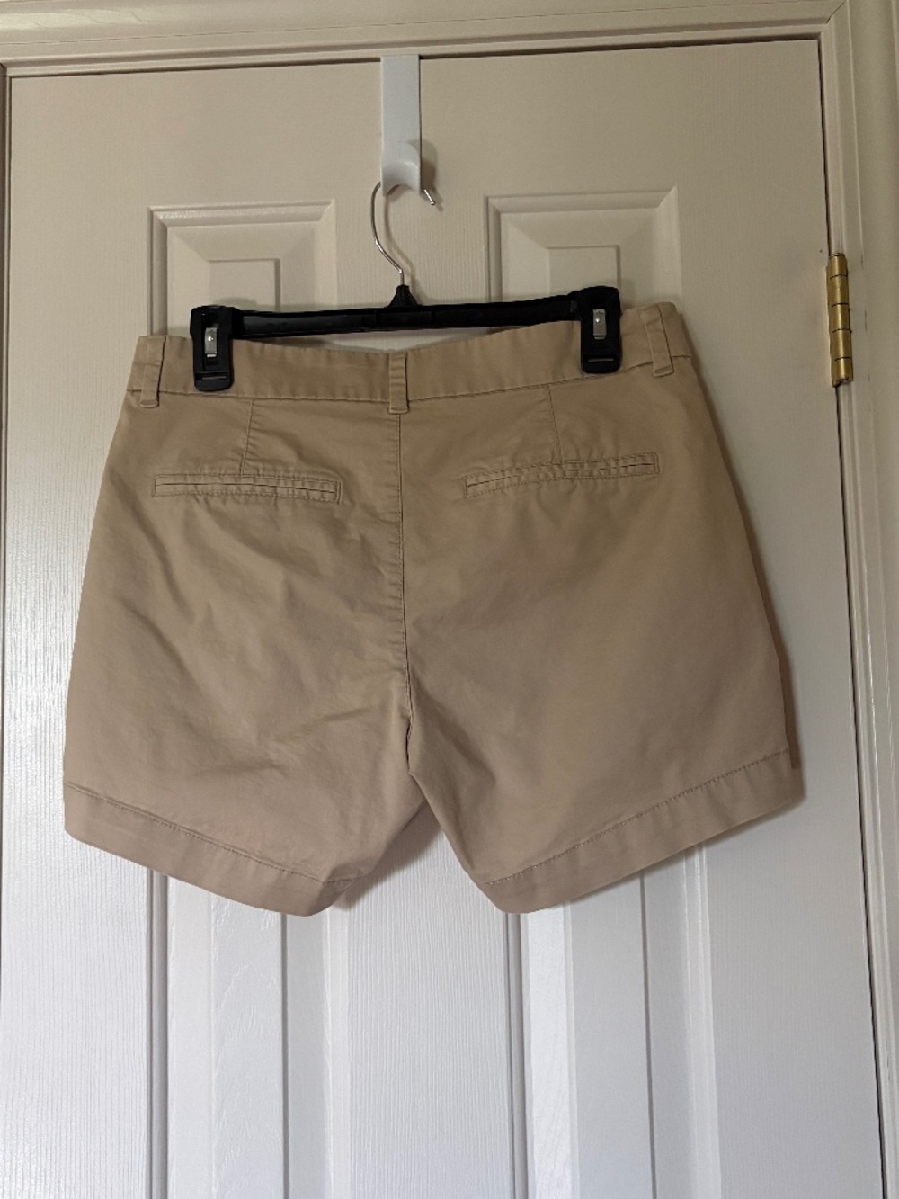 Old Navy Size 6 Beige Mid-Rise Shorts - Picture 2 of 4